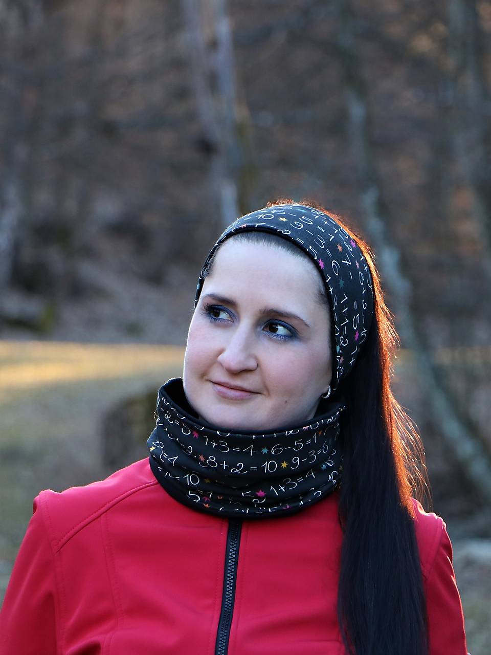 Úpletová čelenka čísla na tabuli