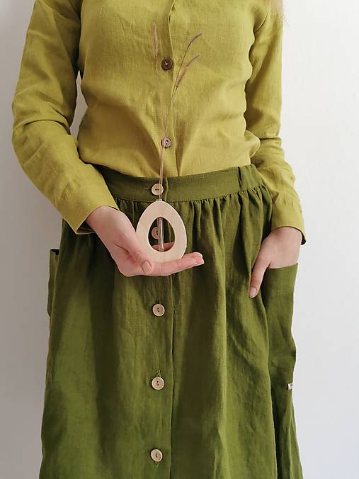 Perlička - ľanová sukňa s veľkými našitými vreckami (olivová)