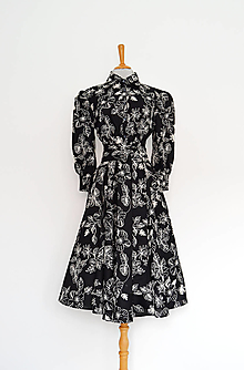 Šaty - Čierne košeľové šaty s vyšívaným kvetovaným dezénom  - 13180794_