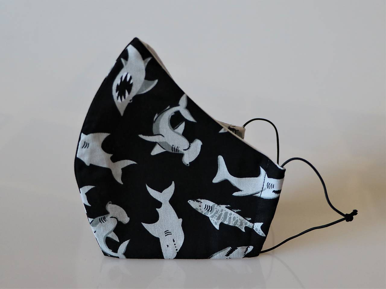 Dizajnové rúško žraloky