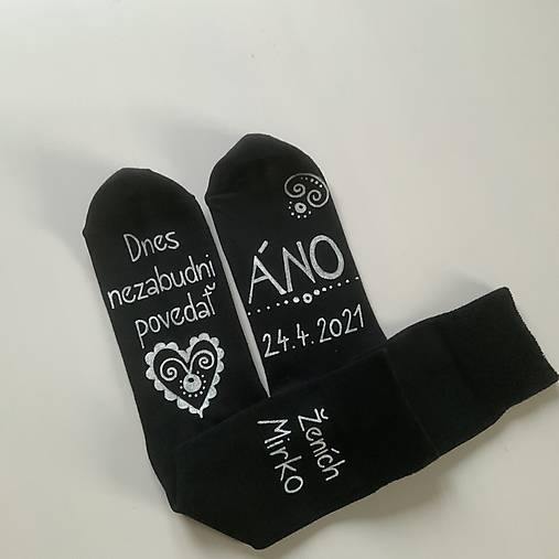 Maľované ponožky pre ženícha (Čierne ponožky aj s nápisom ženích+meno nad clenkom)