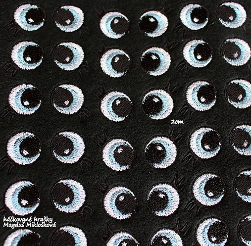 Vyšívané očko s mihalnicami