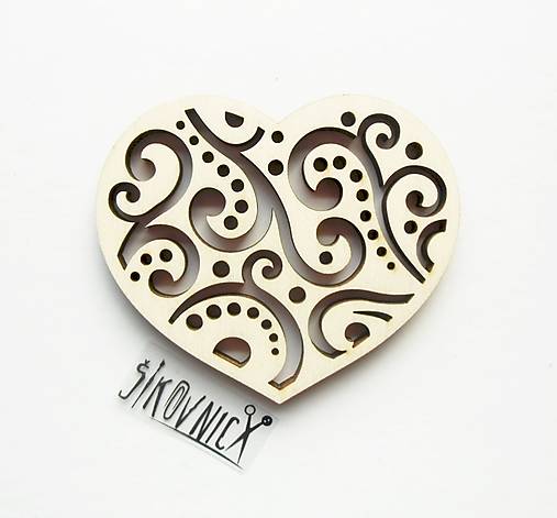 Výrez z preglejky - vyrezávané srdiečko, 7 cm