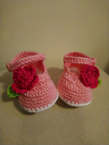 Detské topánky - Háčkované capačky s ružičkou SKLADOM - 13194976_