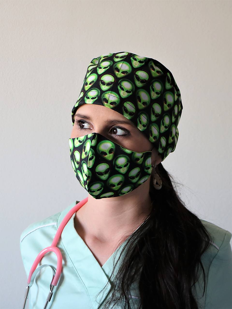 Dizajnová operačná / chirurgická čiapka area 51 mini