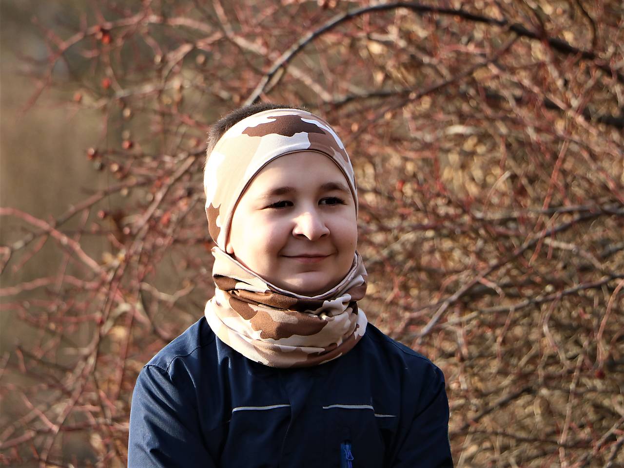 Úpletová čelenka maskáč hnedý