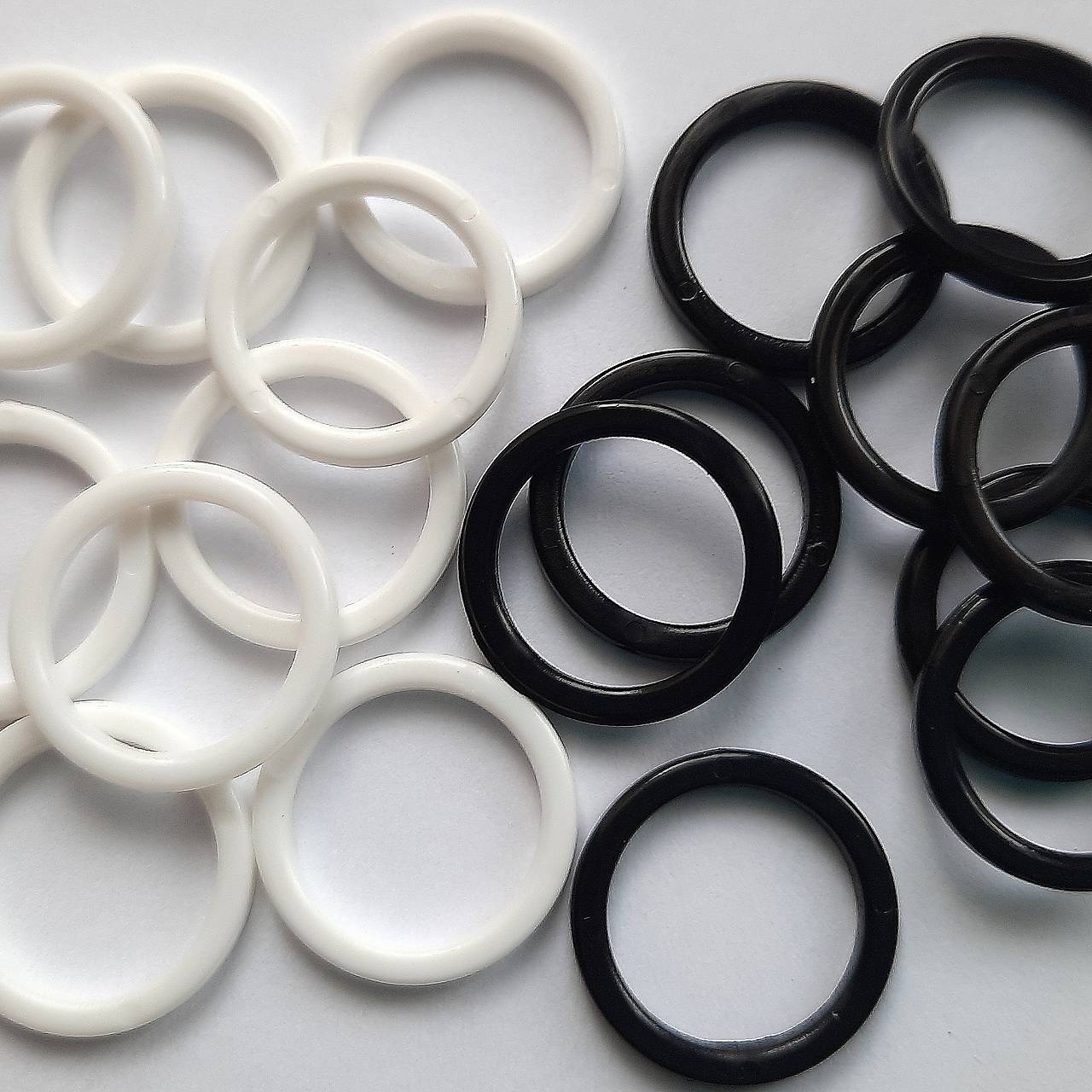 Plastový krúžok 16mm-1ks