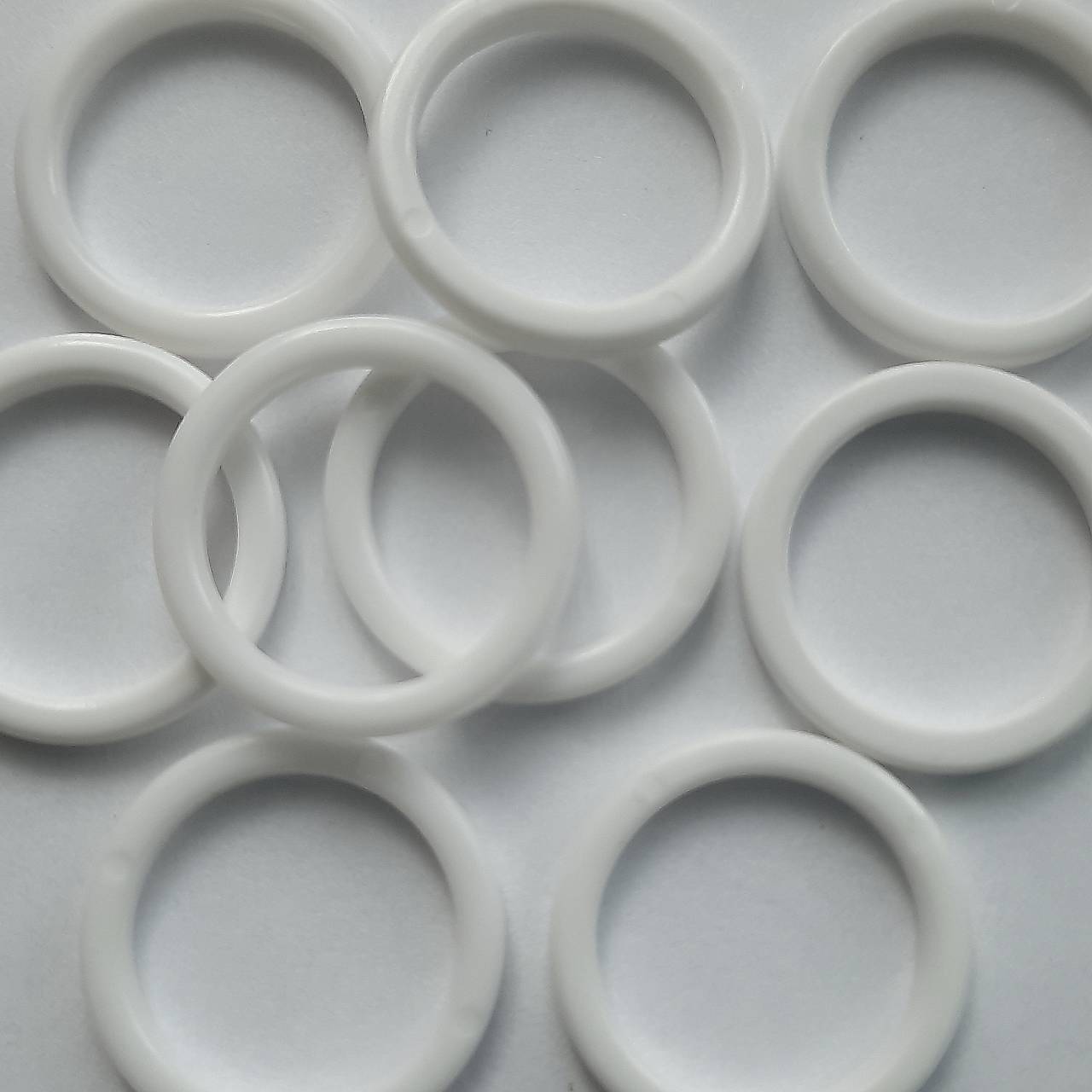 Plastový krúžok 16mm-1ks (biela)