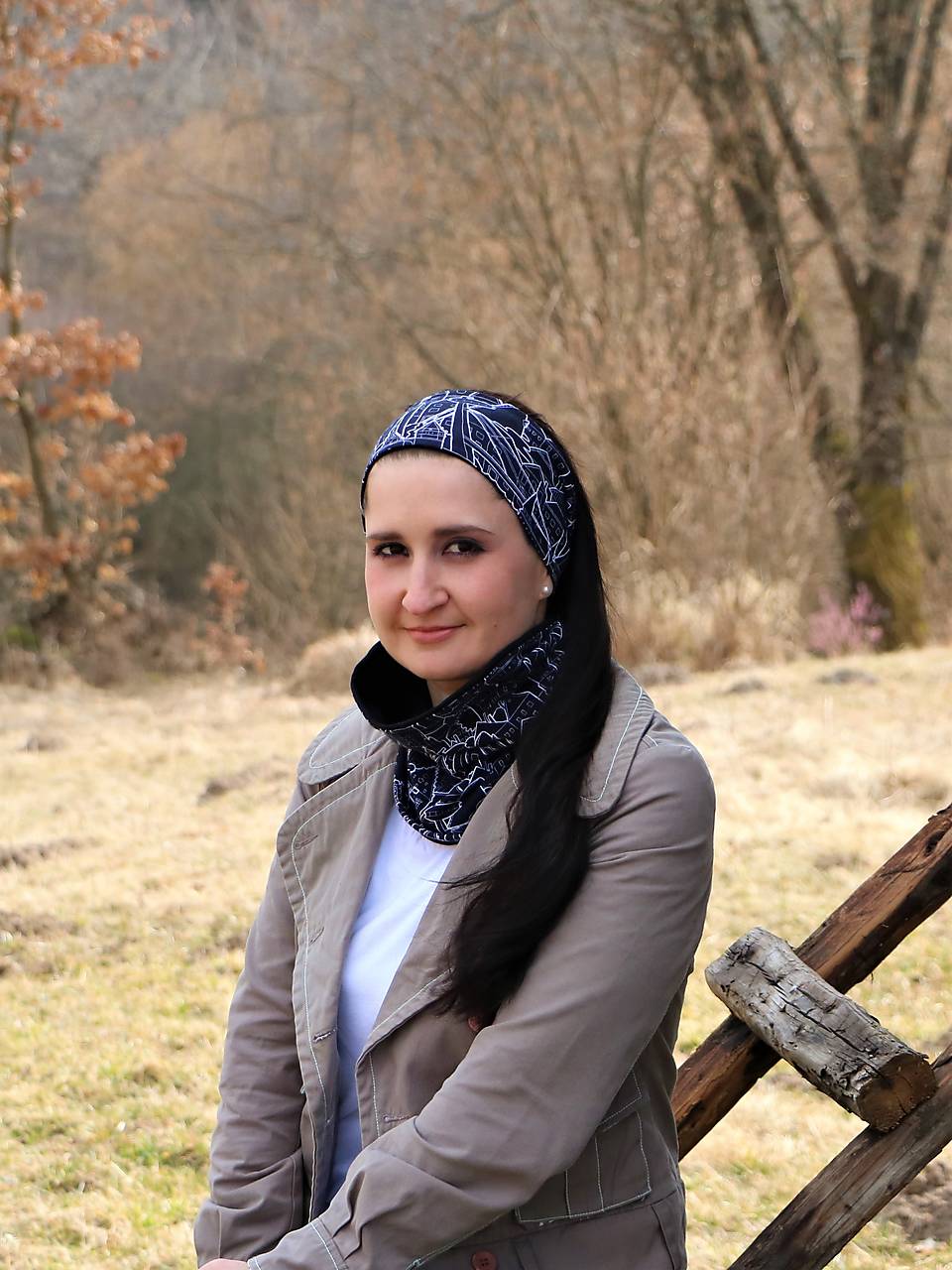 Úpletová čelenka milujeme Slovensko čierna