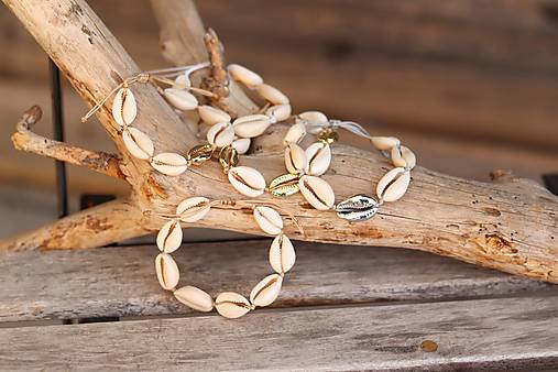 Mušľový náramok zlatý/natural