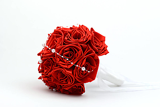 Kytice pre nevestu - Saténová kytica svadobná červená ruže perličky - 13221221_