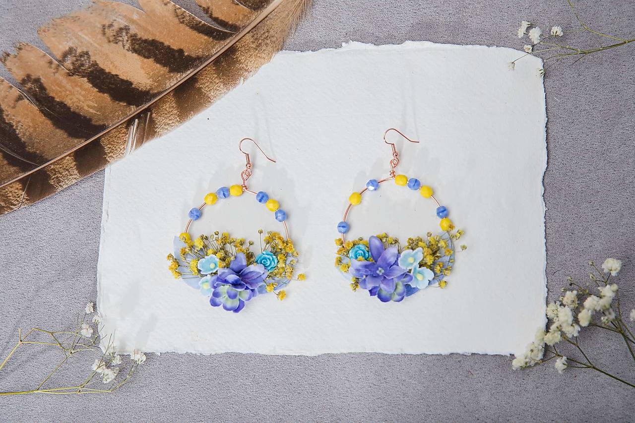 Kvetinové kruhové náušnice "chuť smiať sa"