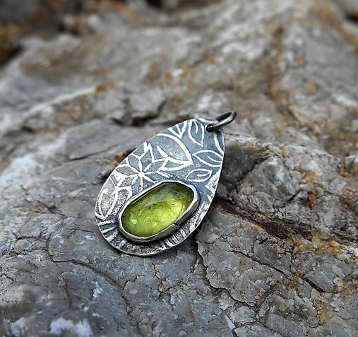 Strieborný Prívesok s Olivínom