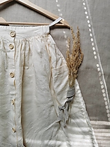 Perlička - ľanová sukňa s veľkými našitými vreckami (vanilková)
