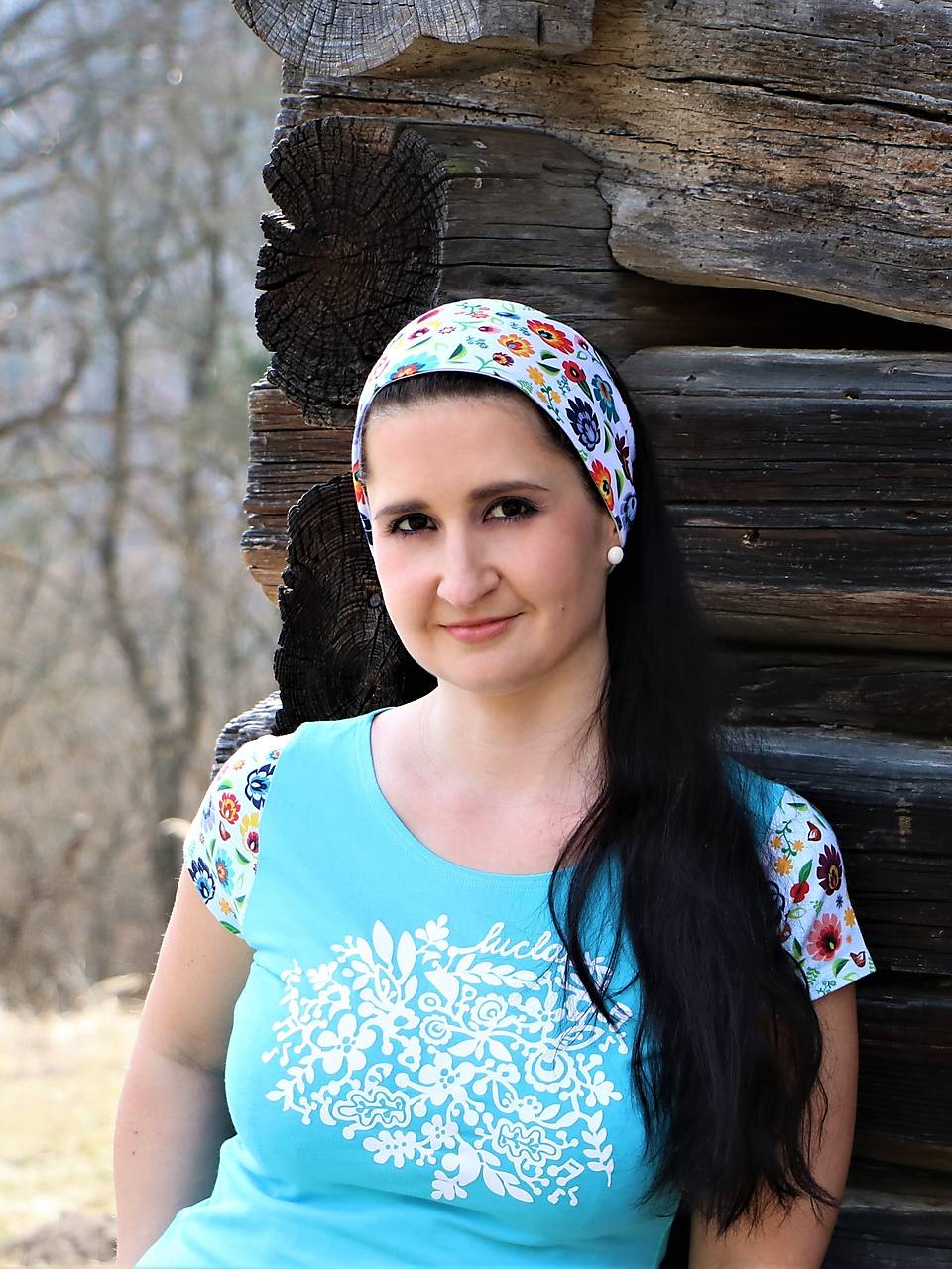 Úpletová čelenka folkové kvety biele