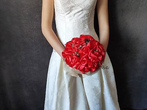 Kytice pre nevestu - Svadobná červená kytica s jutou - 13242098_