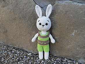 Hračky - Milučký háčkovaný Zajačik v oblečení :-) 24cm - 13241490_