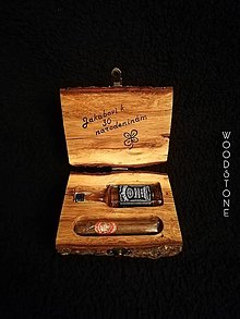 Nábytok - Originálna darčeková truhlica,mini Jack Danieľs 5cl +cigara+venovanie - 13246064_