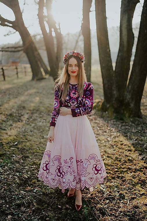 Ružové vyšívané šaty Očovianka