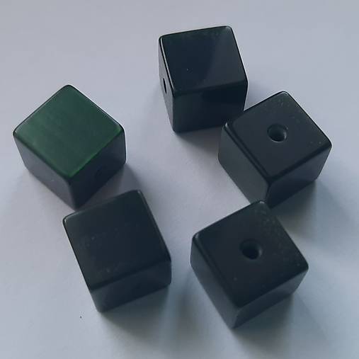 Živicové korálky-kocka-1ks (10mm-zelená)