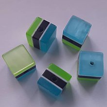 Korálky - Živicové korálky-kocka-1ks (10mm-modrá/čierna/zelená) - 13254894_