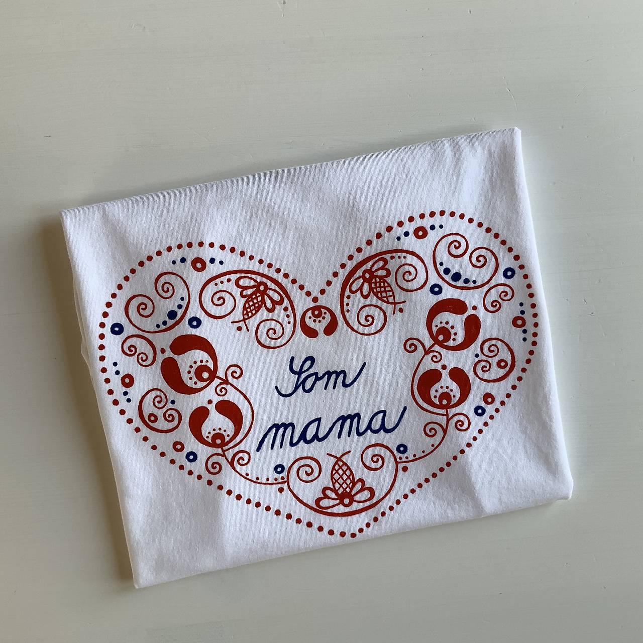 Tričká pre mamu a dcéru maľobané ľudovoladené (Tričko s nápisom “Som mama”)