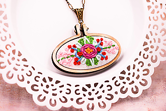 Náhrdelníky - Kvetinový náhrdelník ručne šitý II. - 13259595_