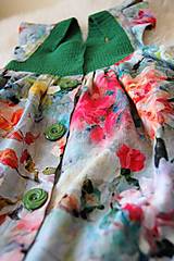 Detské oblečenie - Dievčenské šaty s háčkovaným živôtikom (Dália) - 13262344_