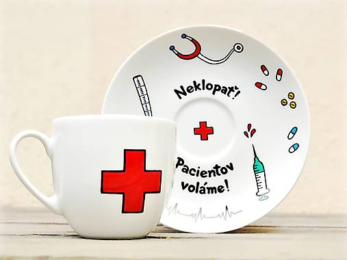Nádoby - Maľovaná šálka s podšálkou - pre pani doktorku/zdravotnú sestričku - 13262953_