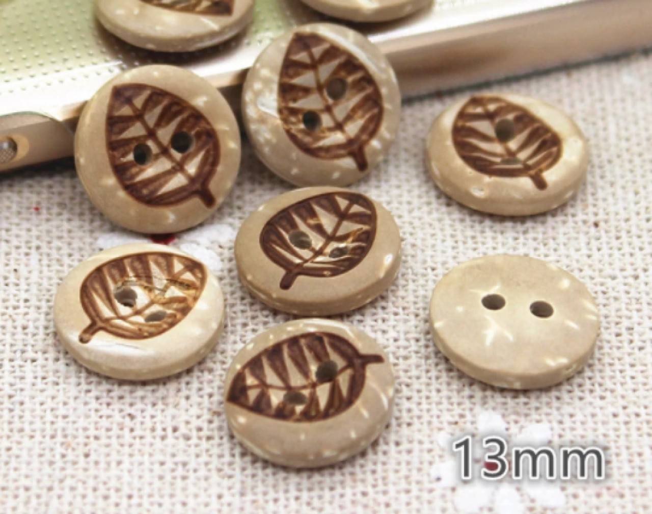 G102 Gombík kokosový 