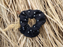 Scrunchies ľanová gumička bodka na čiernej