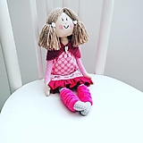 Hračky - Katka, bábika v ružových šatách - 13276531_