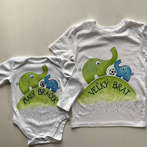 Originálne maľované tričká so sloníkmi hrajúcimi futbal a nápismi Veľký braček a Malý braček (sada tričko + body)