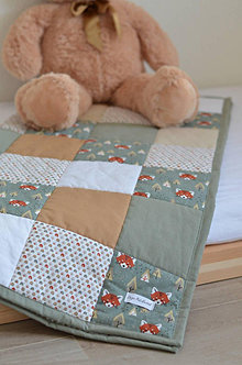 Detský textil - Patchwork hracia deka, Líšky na khaki zelenej, 100x100cm - 13288529_