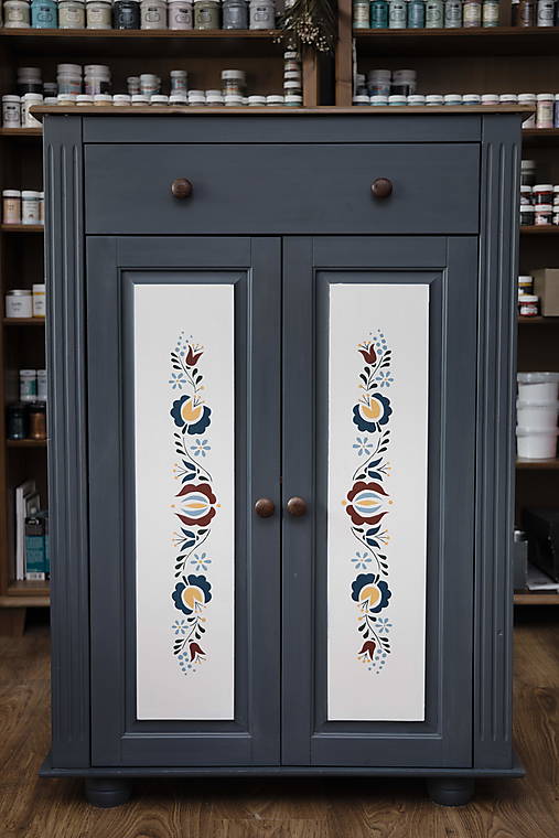 Nábytok - Komoda tmavosivá s ornamentom - 13286810_