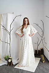 Šaty - Svadobné  šaty z kvetovanej smotanovej krajky a viskózy - 13286203_