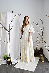 Šaty - Svadobné  šaty z kvetovanej smotanovej krajky a viskózy - 13286205_