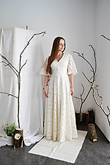 Šaty - Svadobné  šaty z kvetovanej smotanovej krajky a viskózy - 13286207_