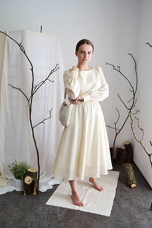 Bavlnené prúžkované šaty s transparentnými pásikmi s elastickým pásom