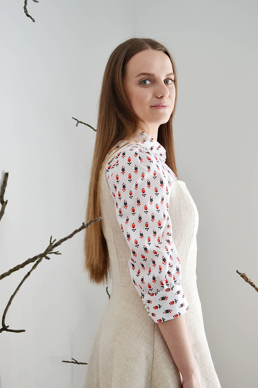 Upcy bavlnená blúzka s drobným vzorčekom