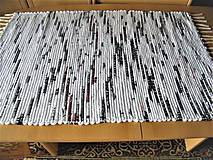 Úžitkový textil - Tkaný koberec bielo-čierny-červený - 13287335_