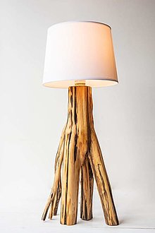 Svietidlá - Ručne robená drevená lampa skulputura - 13290861_
