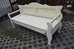 Nábytok - Rustikálna drevená lavica s úložným priestorom, s rezbou 2 - 13303362_