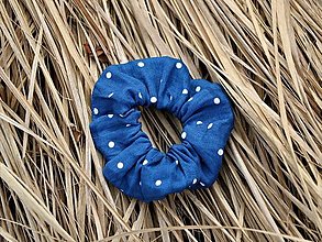 Ozdoby do vlasov - Scrunchies ľanová gumička bodky na modrej - 13311568_