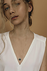 Náhrdelníky - Strieborný náhrdelník s dvojitým príveskom - 13311361_