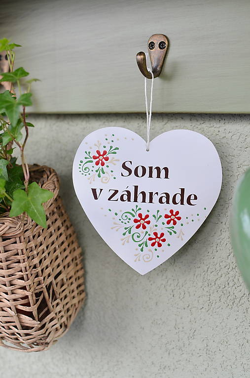 Dekorácie - Srdiečko Som v záhrade - 13321311_