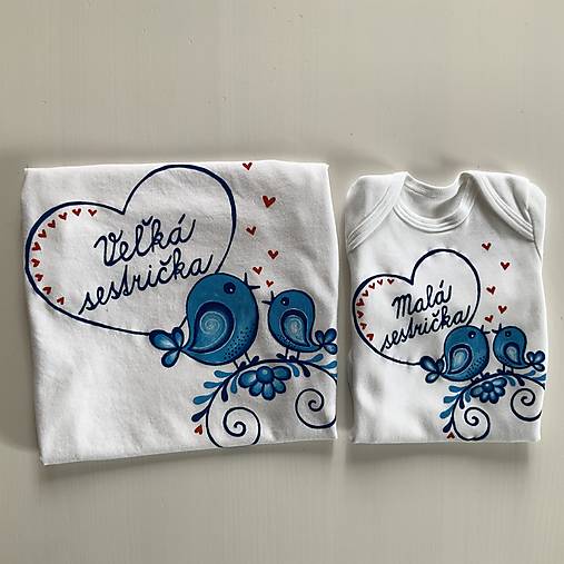 Ľudovoladené maľované tričko a body pre dve sestričky (BIELE s maľbou domodra)
