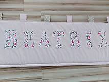 Úžitkový textil - Zástena za posteľ s menom - 13322360_