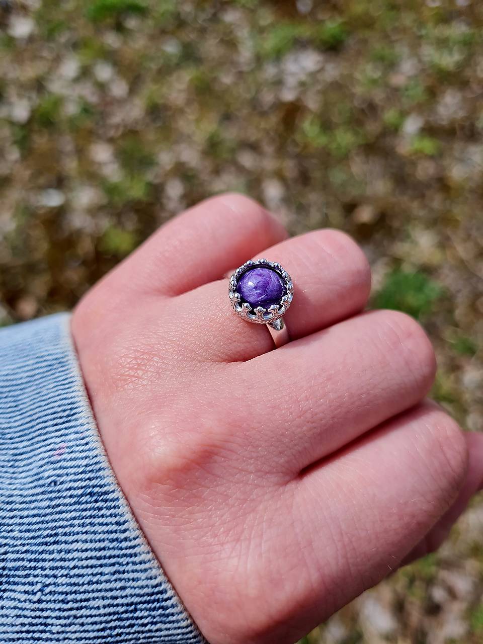 Prsteň Čaroit z rhodiovaného striebra