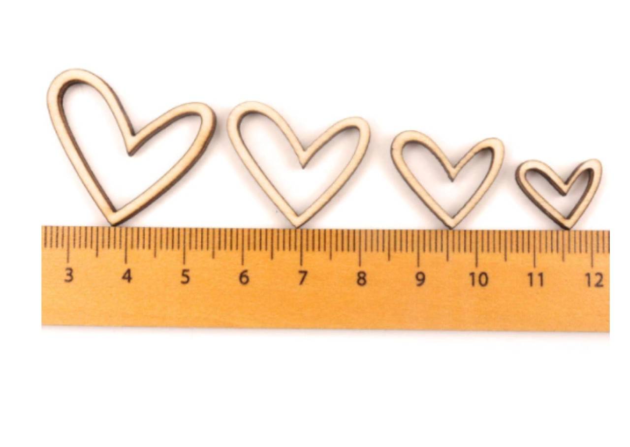VY102 Výrez drevený srdiečko 1,5 - 3 cm